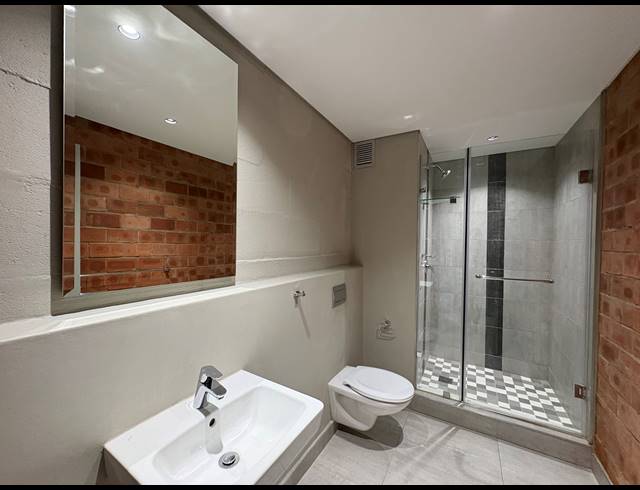 2 BEDROOM APARTMENT TO LET IN BALLITO CENTRAL